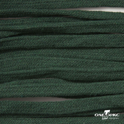 Шнур плетеный d-8 мм плоский, 70% хлопок 30% полиэстер, уп.85+/-1 м, цв.1016-т.зеленый - купить в Димитровграде. Цена: 742.50 руб.